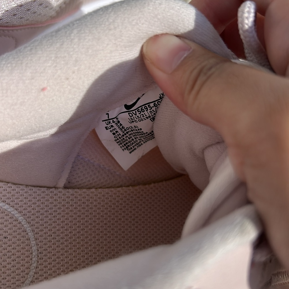 Nike AirMax - Picture 3 of 3